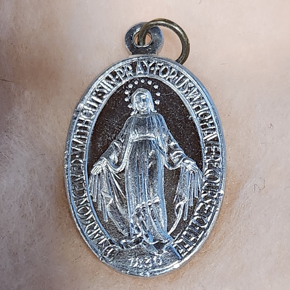 VIRGIN MARY SILVER TONE METAL PENDANT CHARM